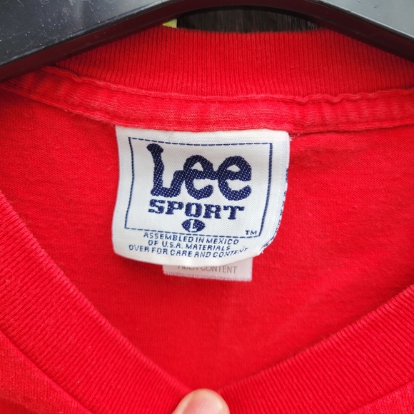 Classic Detroit Red Wings NHL t-shirt made by Lee Sports in great shape size L - Picture 3 of 4